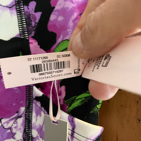Victoria’s Secret yoga pants - Picture 5 of 6